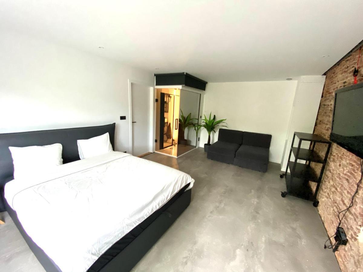 The Square - Vacation Rental With Outdoor Sauna - Centre Of Антверпен Екстериор снимка